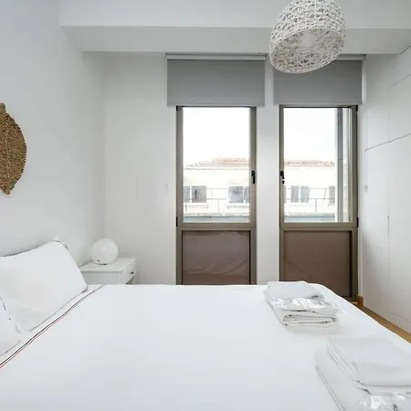 Charming Bright Brand New 2bd1bath Views 121 *